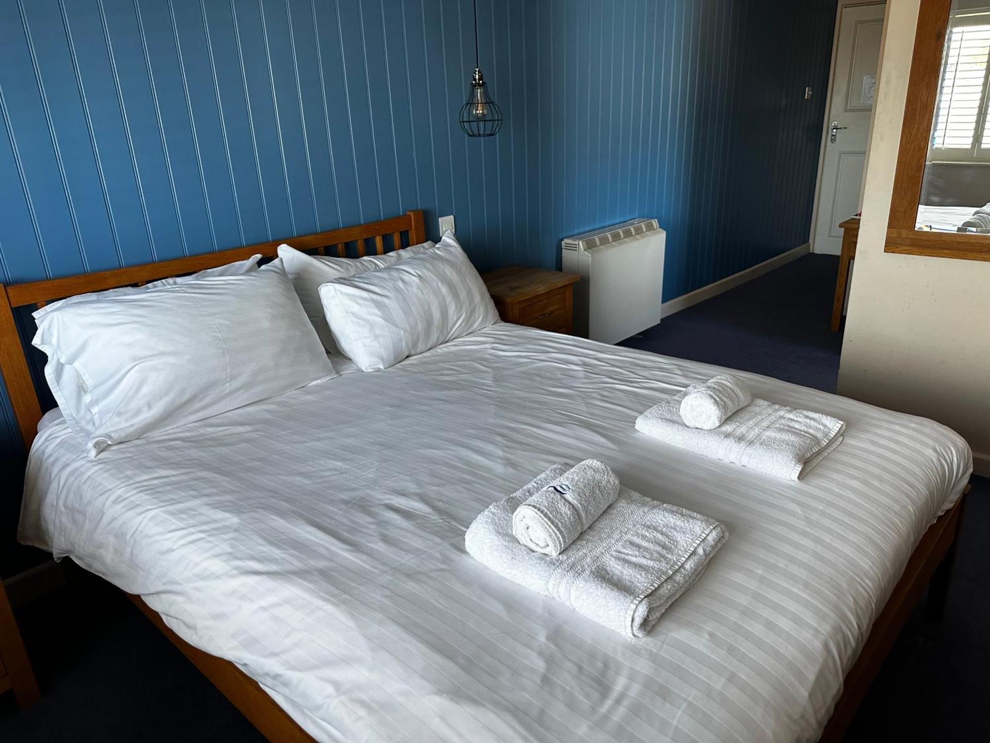 Castle Hotel Aberaeron Ngoại thất bức ảnh
