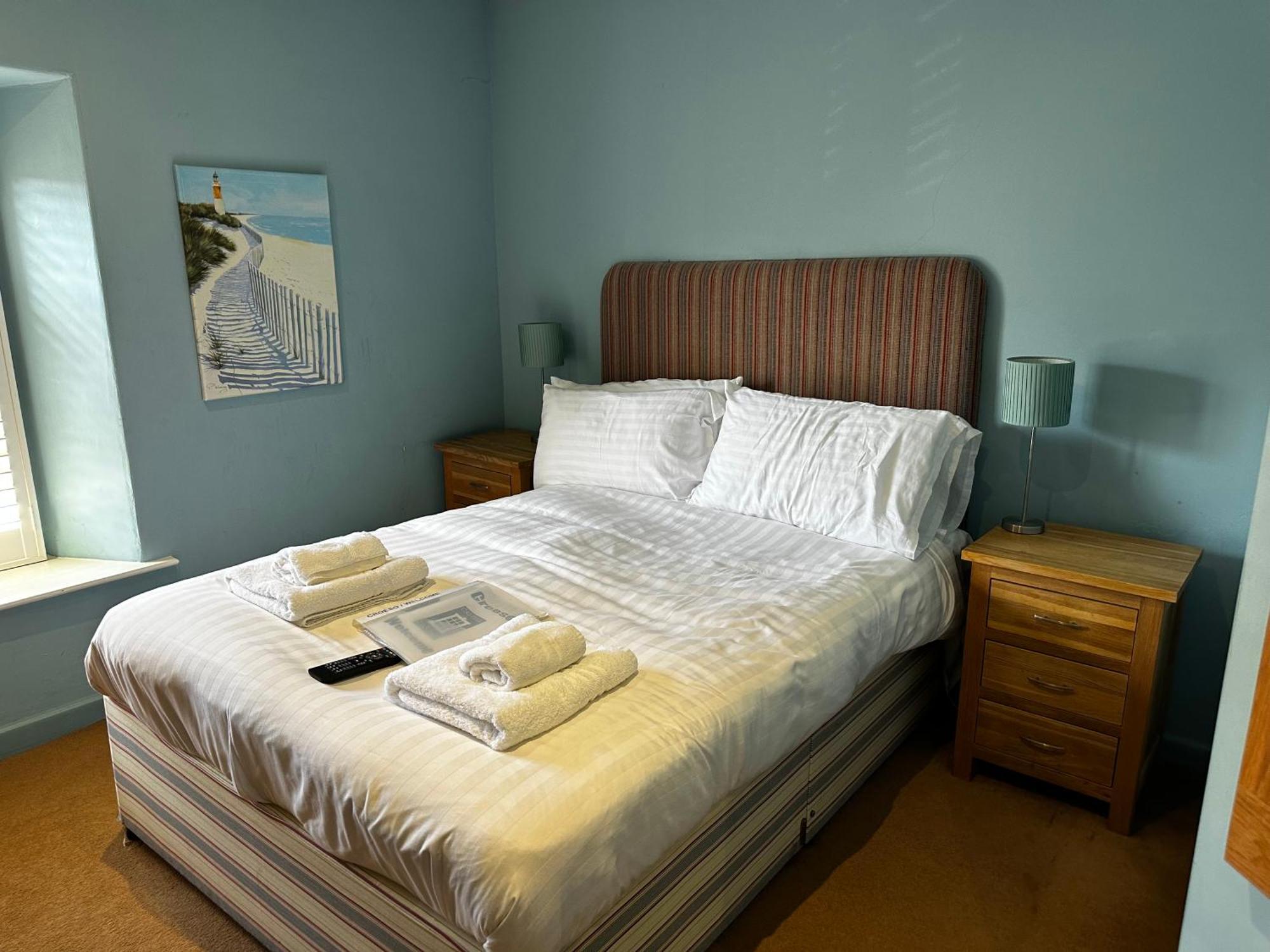 Castle Hotel Aberaeron Ngoại thất bức ảnh