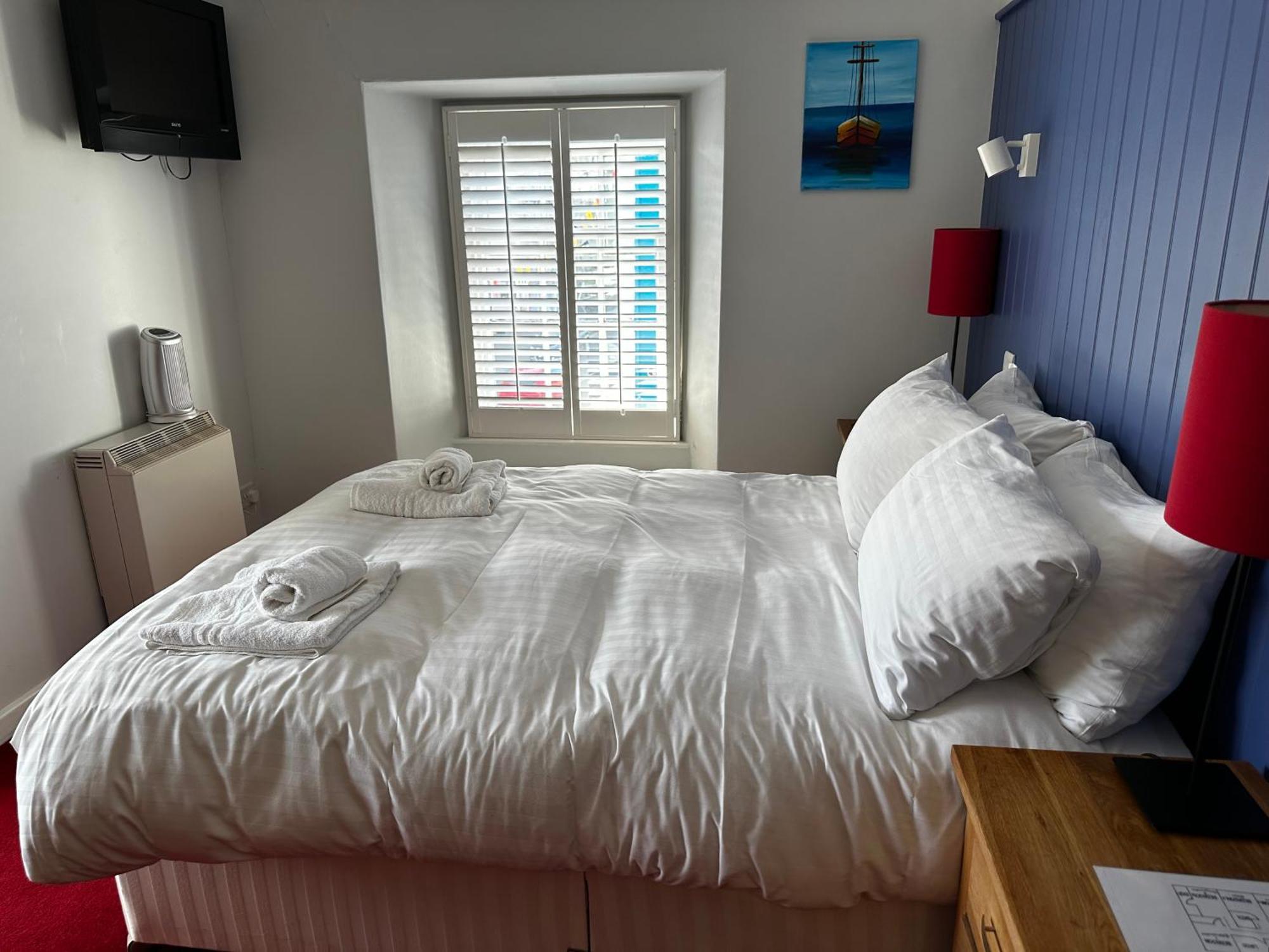 Castle Hotel Aberaeron Ngoại thất bức ảnh