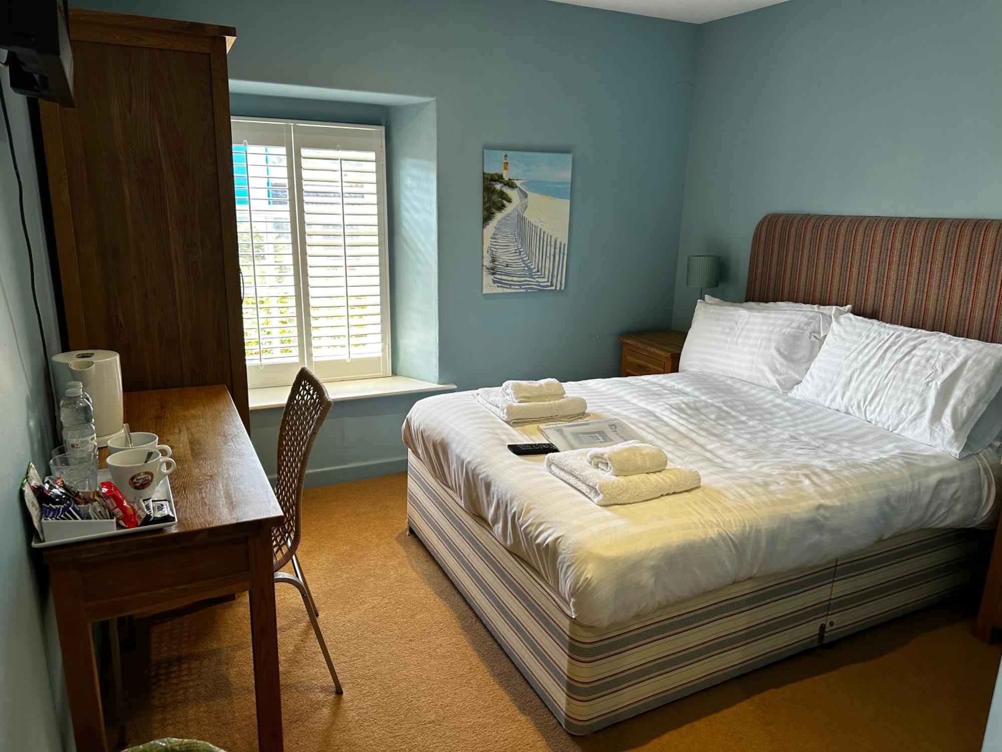 Castle Hotel Aberaeron Ngoại thất bức ảnh