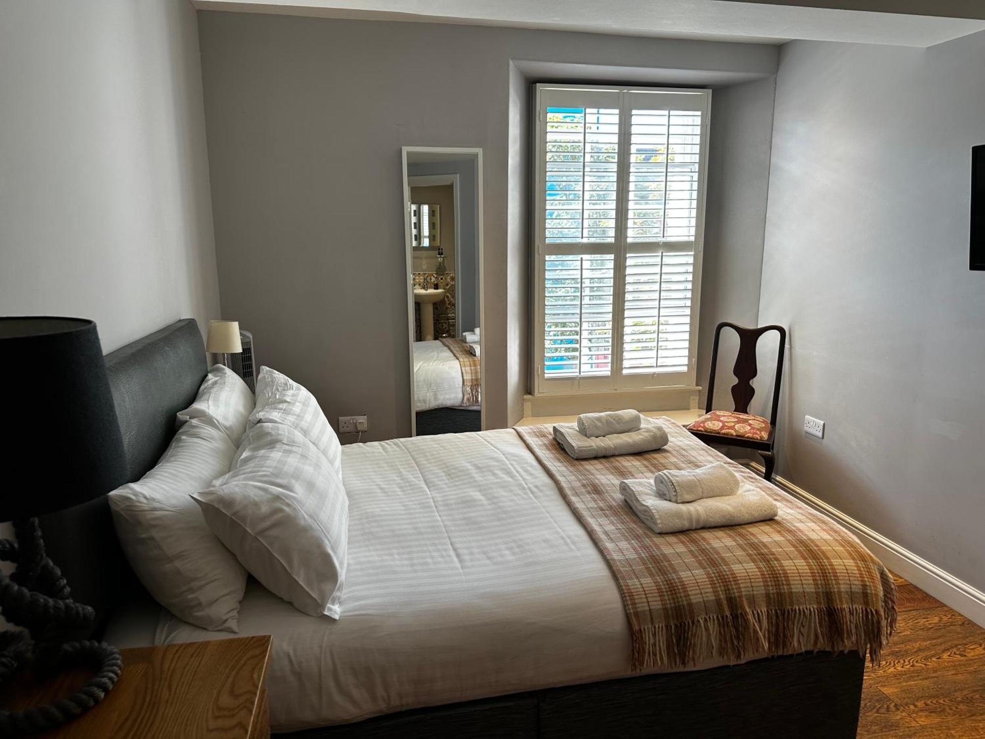 Castle Hotel Aberaeron Ngoại thất bức ảnh