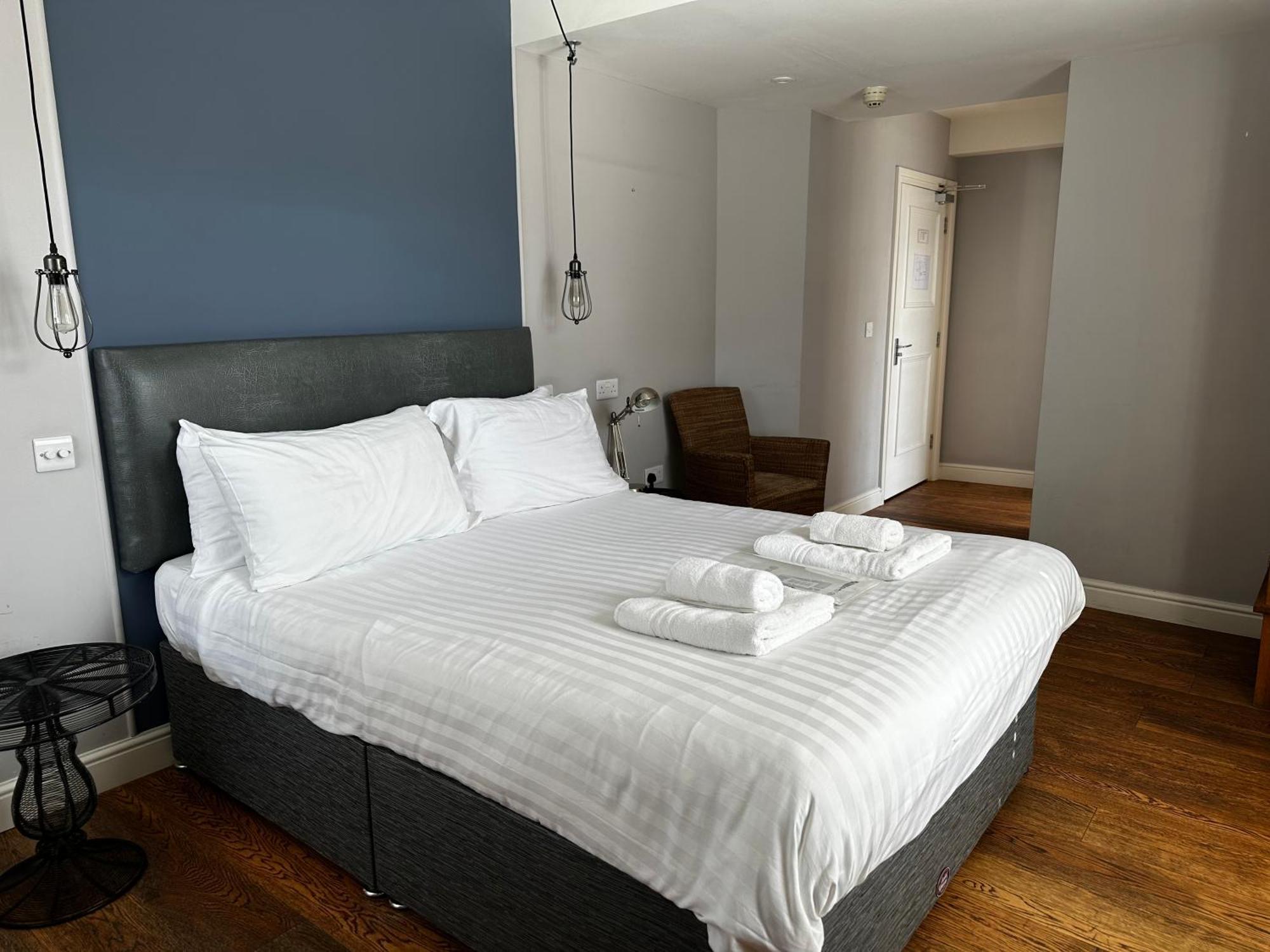 Castle Hotel Aberaeron Ngoại thất bức ảnh